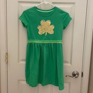 Fun color changing shamrock dress size L (10)